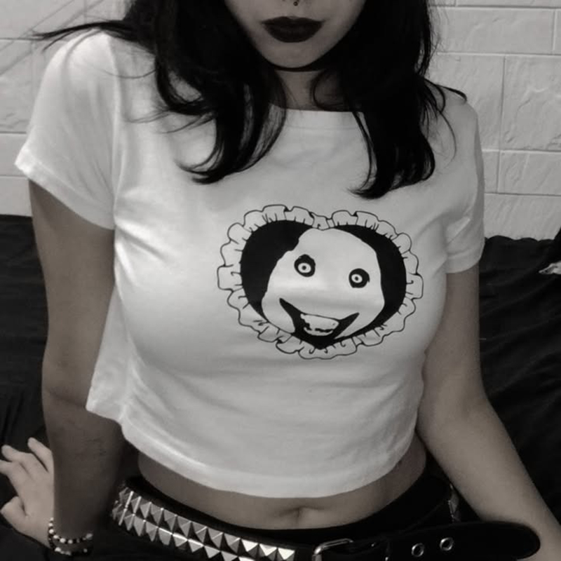 Gothische Weird Face Heart Gra - Y2K Graphic Baby Tee Crop recensie en prijs